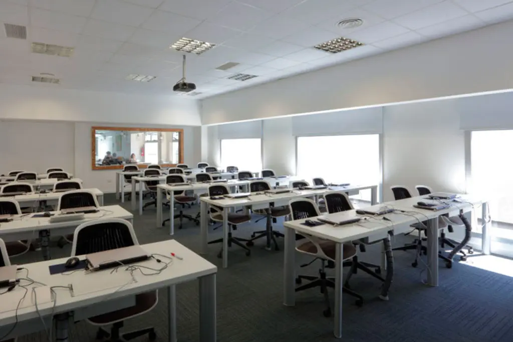 Digital House · Obras para Clientes INTERFLOOR, para Intro Arquitectura