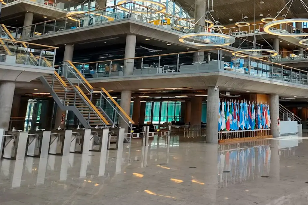 Sede de Gobierno de la Ciudad de Buenos Aires · Obras para Clientes INTERFLOOR, para Foster + Partners